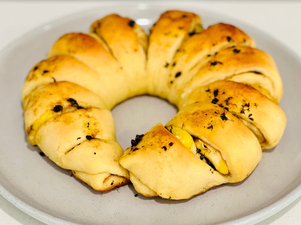 Brie, Herb & Black Garlic Pull-Apart Bread